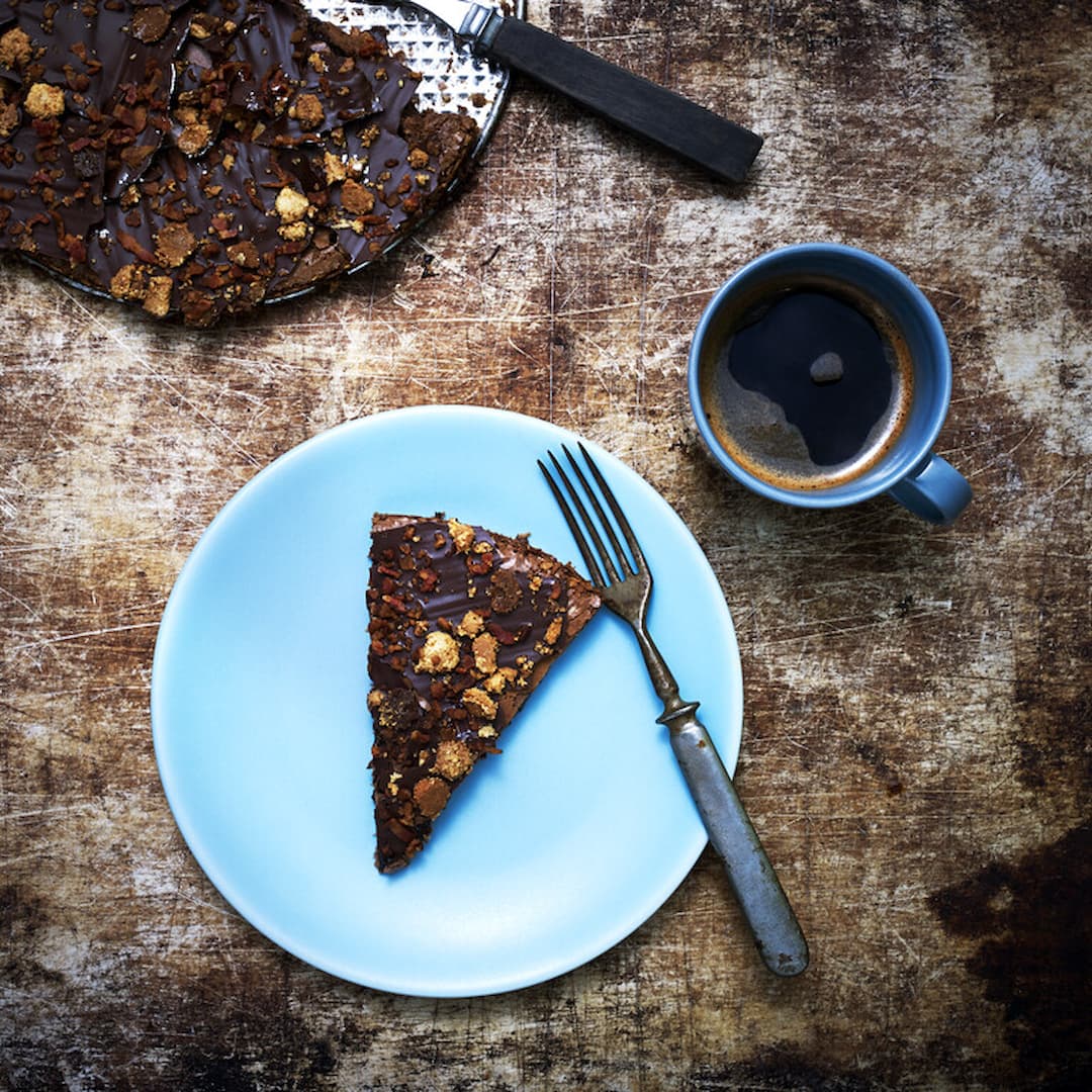 Chokladkladdkaka med knaperstekt bacon